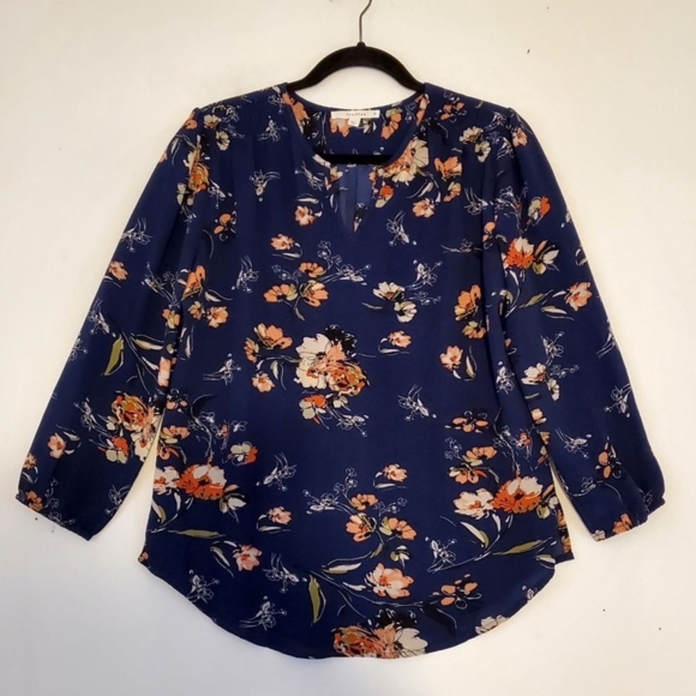 fun 2 fun Navy Floral Pullover floral blouse Size Small‎ NWOT